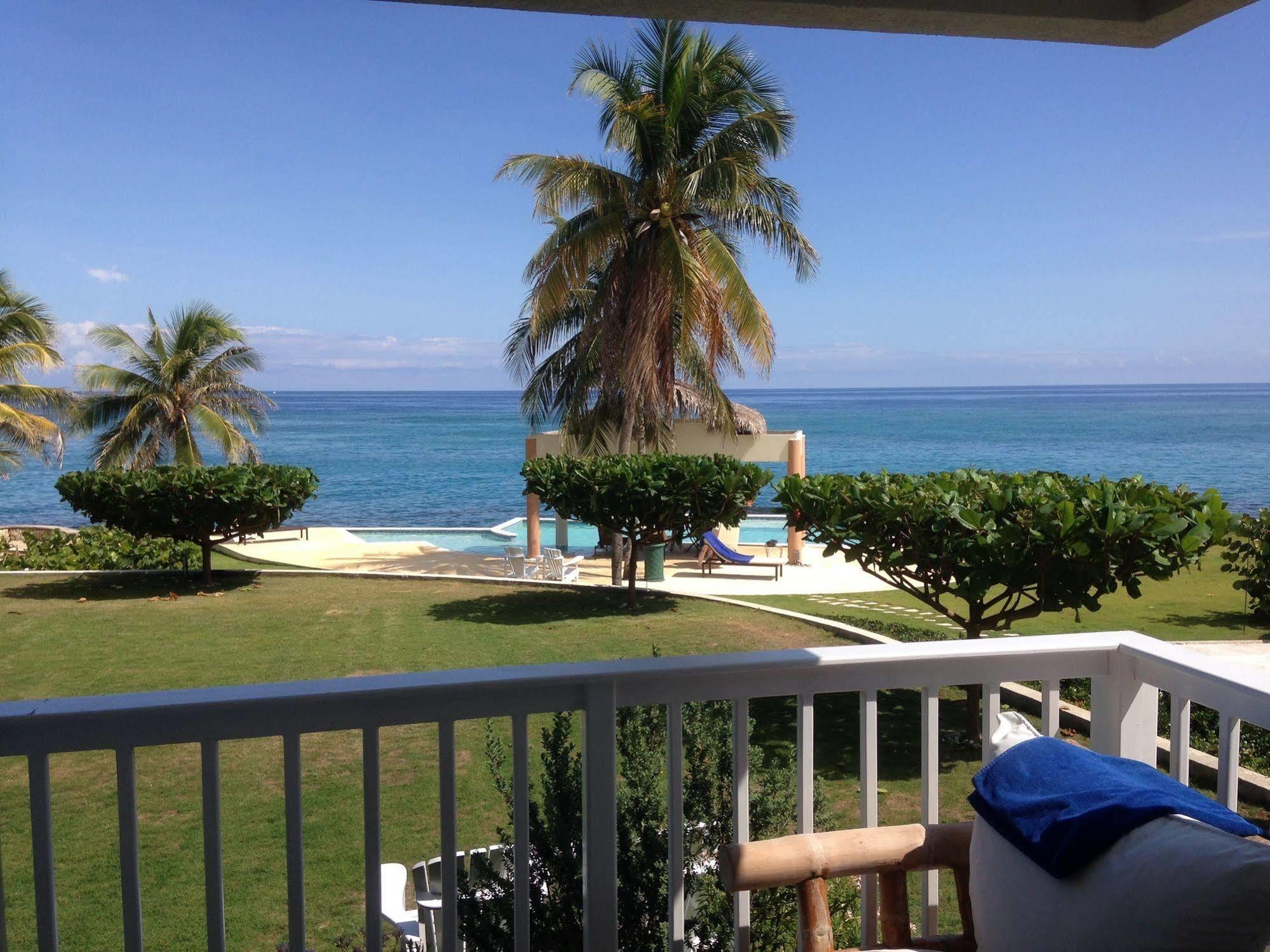 Whispering Seas Jamaica Appartamento Ocho Rios Esterno foto